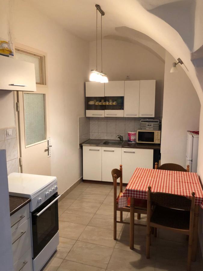 סופרון Apartman Becsi Utca מראה חיצוני תמונה