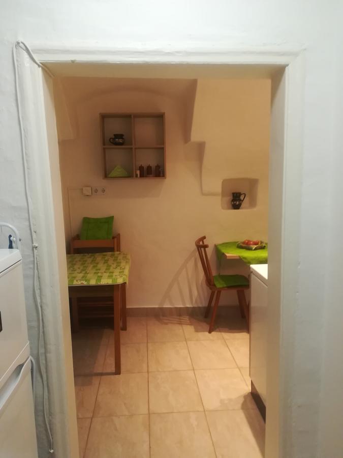 סופרון Apartman Becsi Utca מראה חיצוני תמונה