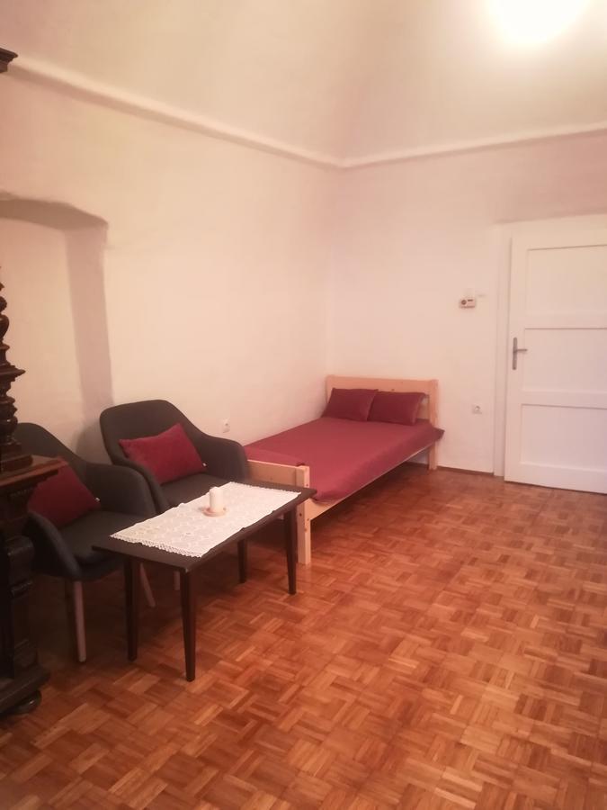 סופרון Apartman Becsi Utca מראה חיצוני תמונה